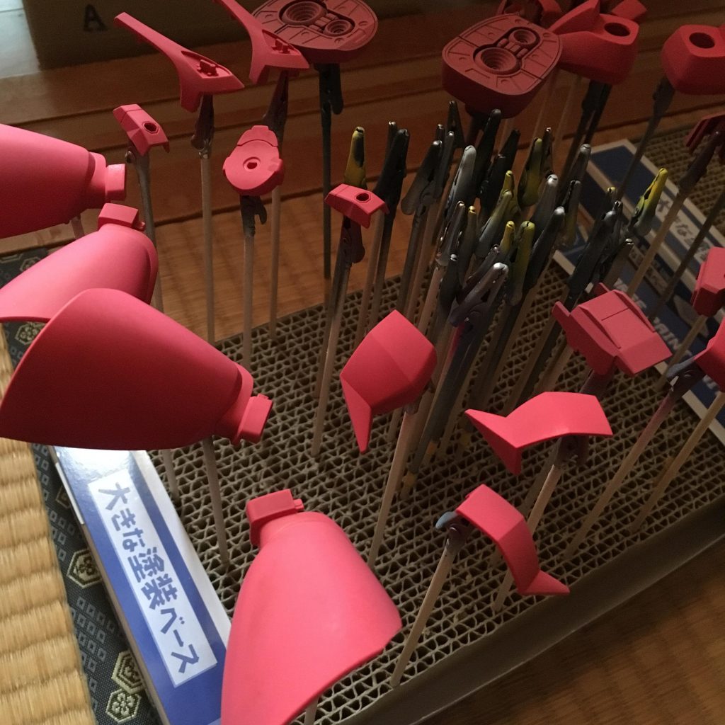 今回の下地はサフ代わりにアクリジョン ベースカラーを使ってみました。良い色ですが希釈がまだ慣れないんですよね...。なのでちょっとムラが出来ちゃいました(-_-)