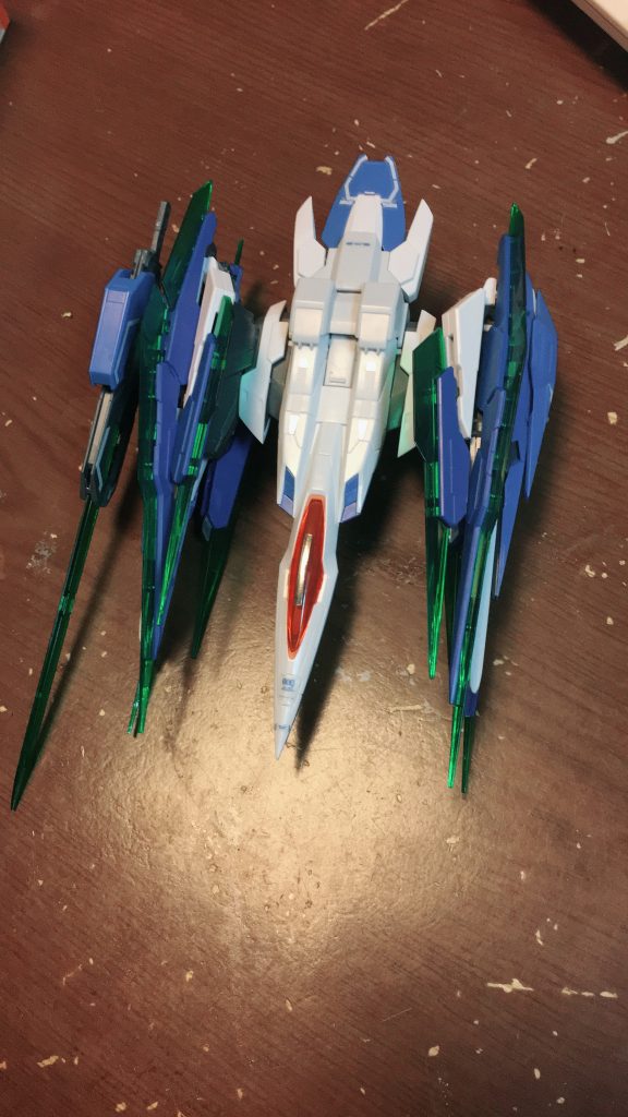 ヘビーウェポン以降の装備で背中に装備しているオーライザー改
バインダーをクアンタのものに変更(ジョイントを接着)し、バインダーはバインダーでも、ソードビット、GNドライヴが追加されています
このオーライザー改は単体でもトランザムでき、安定した出力を誇っています
ダブルオーシュヴァリエ本体と合体することで、ダブルオーシュヴァリエ(ヘビーウェポン)となり、GNドライヴ4基文の凄まじい出力で敵をねじ伏せる強機体となります