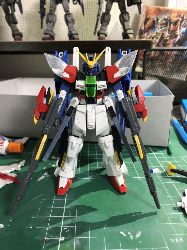 完成形に近づきました。この時はフリーダムの腰のレールガン？を使う予定でしたが、パテを使った時にパーツが溶けてハイチュウみたいになったのでビームサーベルと交換しましたw