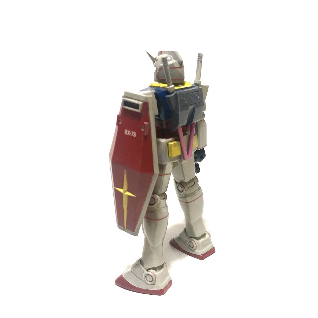 ななめ
ビームライフルとシールドのA装備
 
連邦の白いモビルスーツは戦艦並みのビーム兵器を持っているのです!