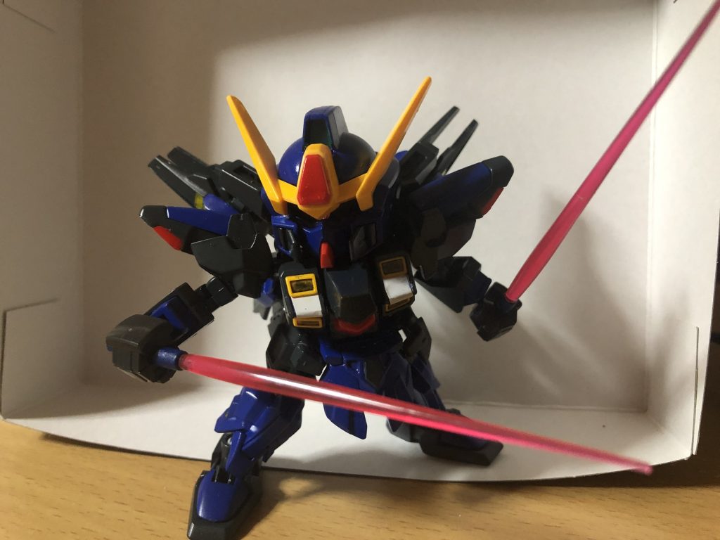 こちらも二刀流!シスクードは劇中でも頻繁に行っているせいか二刀流が似合う機体だなあと思います