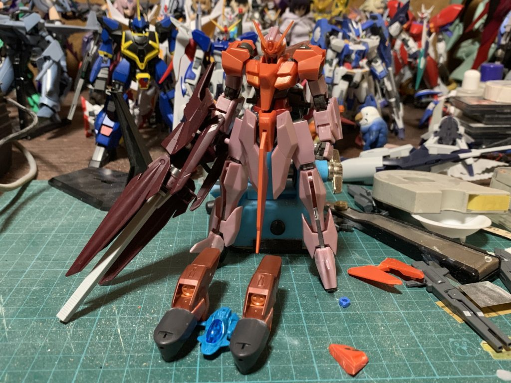 全てはアリオスのデザインと手持ちのパーツからこの製作プランに定まり…