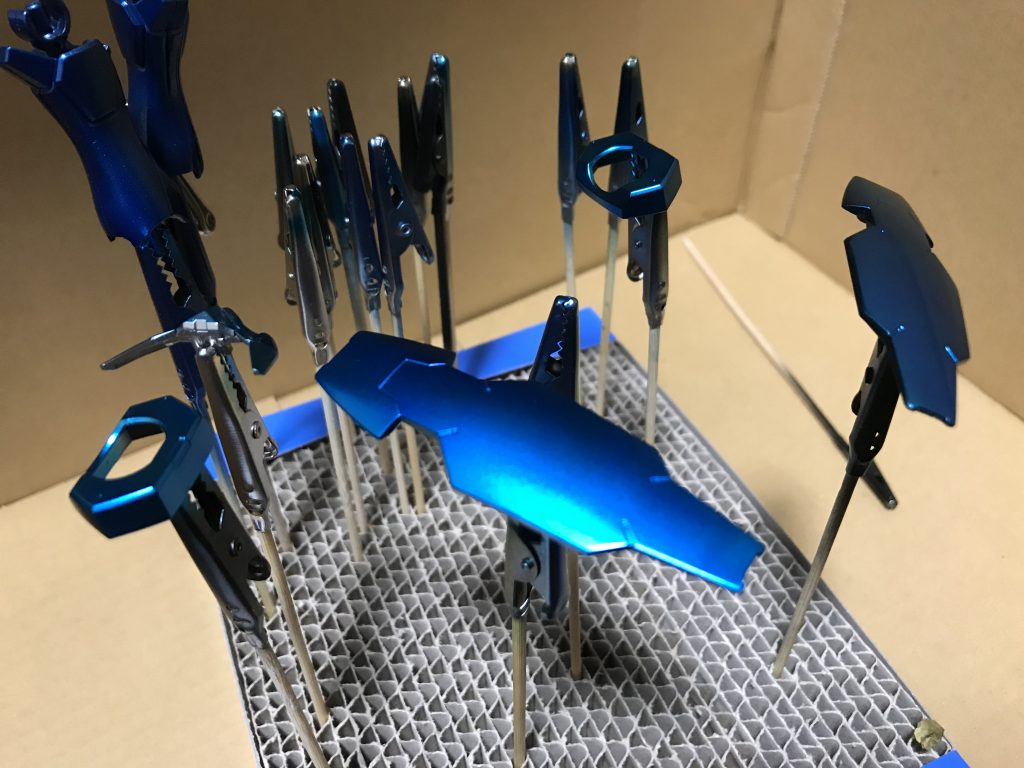 相変わらず自分でムラムラにしてしまうクリアカラー塗装。
何度か重ねてムラを目立たなくはしました。