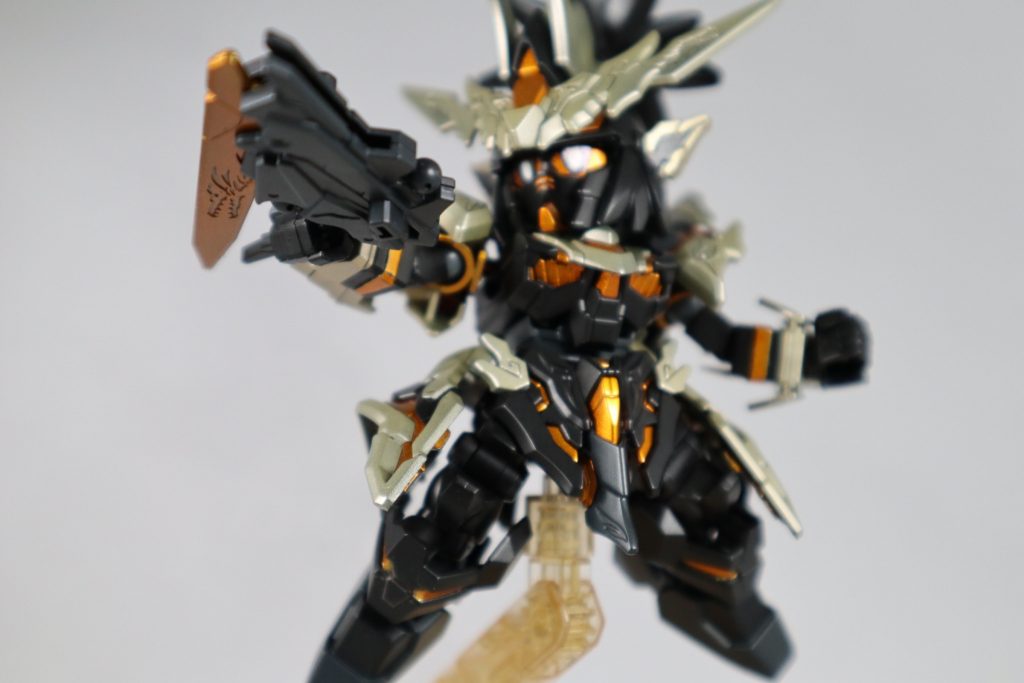 ガンモード。
MGバンシィの箱絵っぽく。
以下適当にポージング。