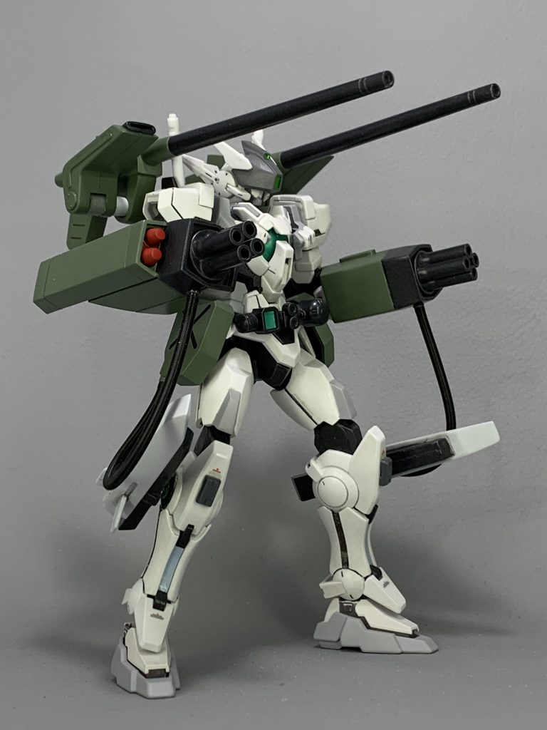 『アストレアB『フォーミュラS】』
アストレアBにF90のS型の装備を付加した形態。主に後方支援が役割だが、ある程度の機動力は確保されているため、動き回りながらの支援ができる。また、GN粒子の慣性制御能力により、ジャッキがなくても安定した砲撃が可能である。