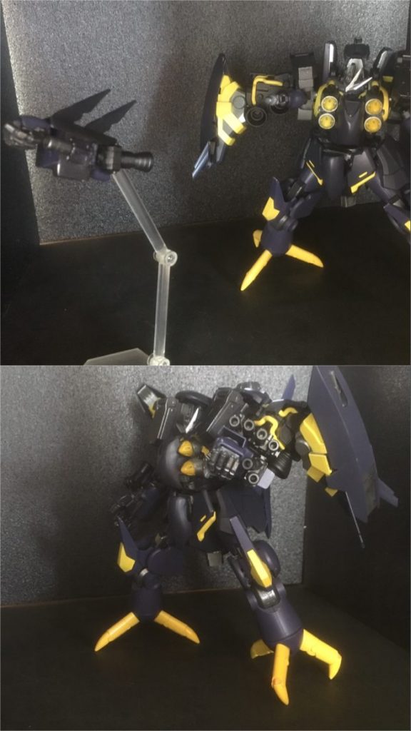 ロケットパンチ(切り札)と6連装キャノン(牽制武器)
胸の2連砲のハッチは閉める事ができる 。