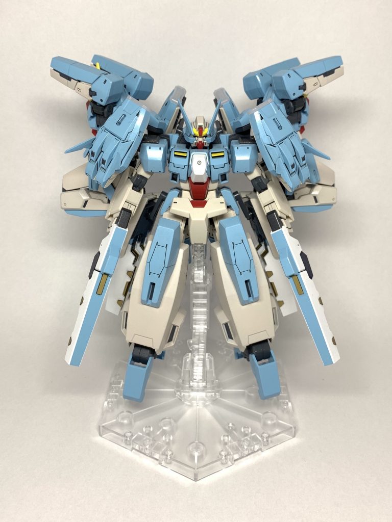 フルアーマー 前面
セラフィムをつけているアームを後ろから横にしてトレミーを、腰にバズーカをつけたのでクローコンテナを肩につけています。