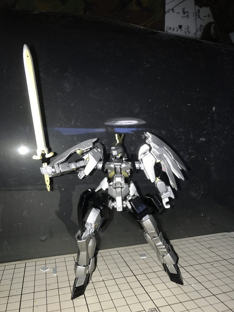 シルバーナイト–2枚目/制作者：@3zbzyD2COdTt9py