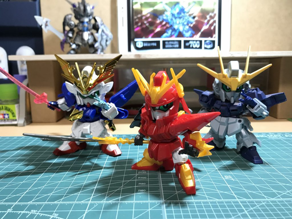 キット選びに苦戦
例のポージングも試しつつ。。
結局のところ、張飛をチョイス