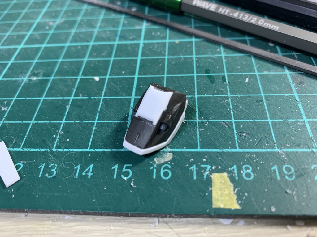 プラ板で小さなダクト作ったり