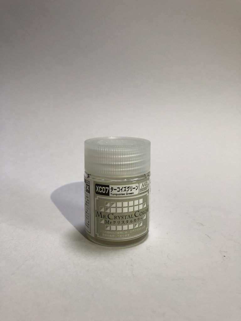 サイコフレームに使用した塗料。この他にレインボーカラーも使用しています。