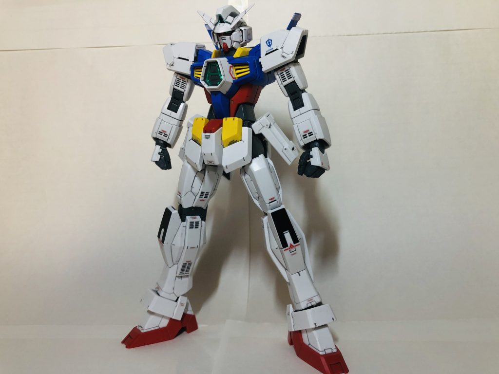 ドッズライフル、シールド未装備状態のAGE-1です。やはり、シンプルなデザインで綺麗なままの姿を見ると、また原作を見たくなります。