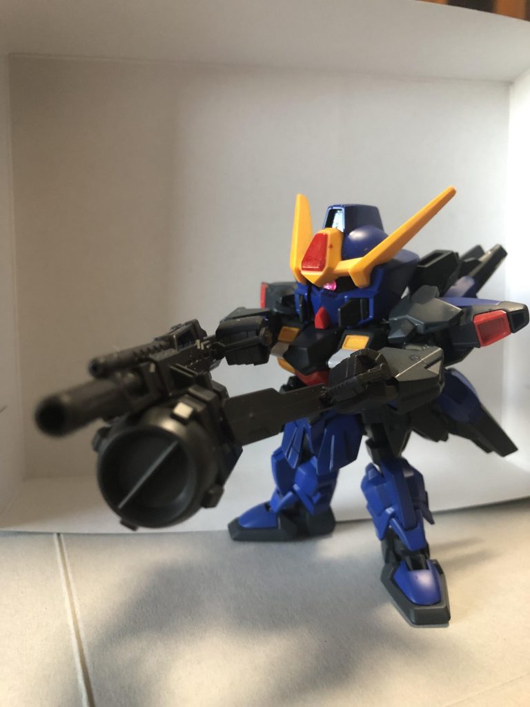 そして同じくメガカノン。両手でもしっかりと構えることができます