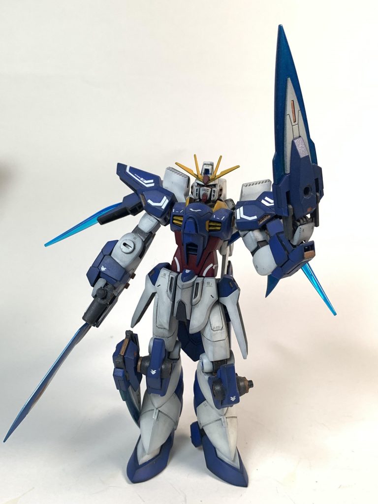 脚部ハードポイントにカタールを追加装備した状態。バーストスロットはビームブレイドとして常時展開も可能だ！