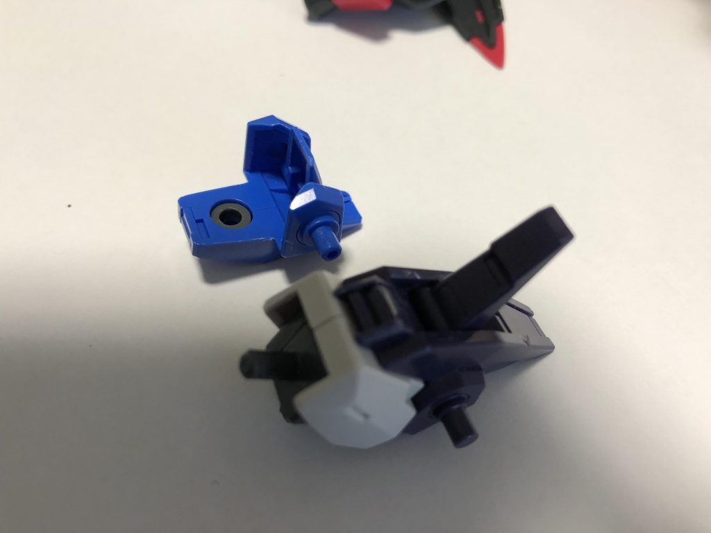 AEG2ノーマルとAEG2マグナムの肩をミキシングしてバックパックを作成しました!