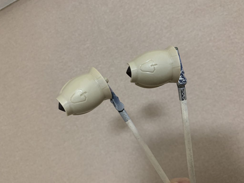 こちらのパーツのみ合わせ目を消し、その他のパーツは合わせ目を活かすようにしています。