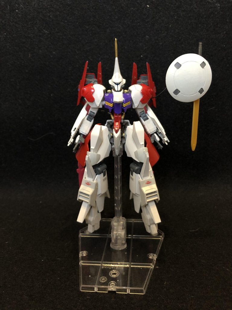 正面。鋭さと曲線美の融合＝かっこいい