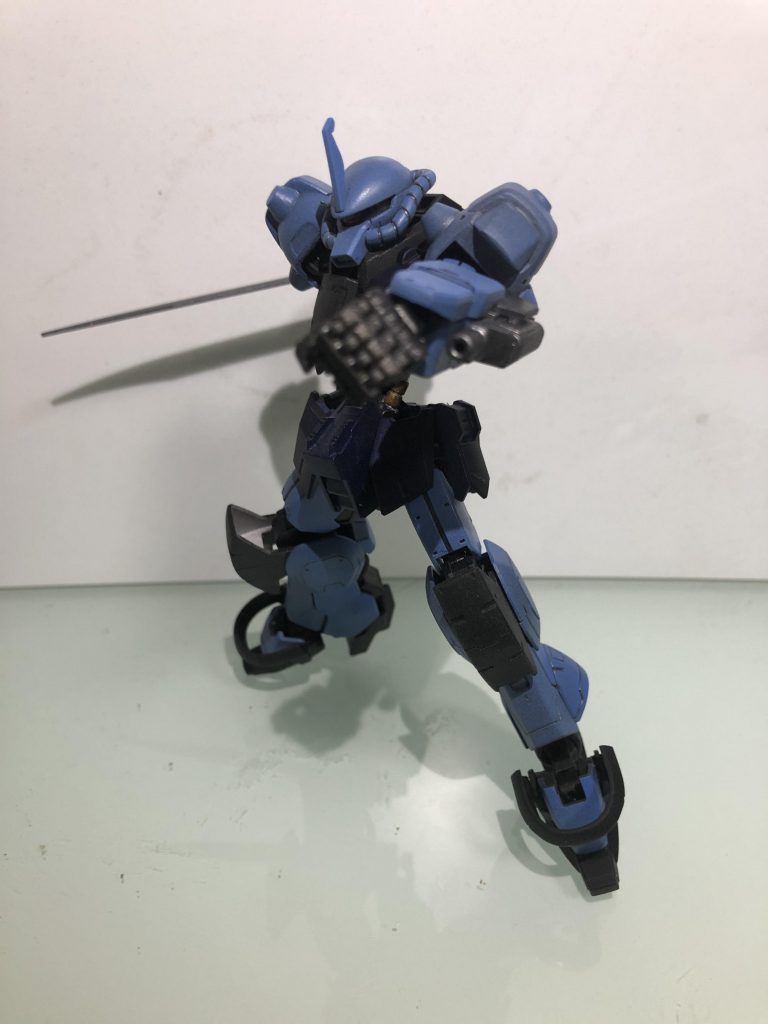 某パケ絵っぽくw
鉄血シリーズを使っているので、可動は良好です。