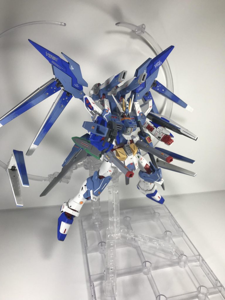 フルバースト
フィンファンネルを含めた全火器による集中砲火。