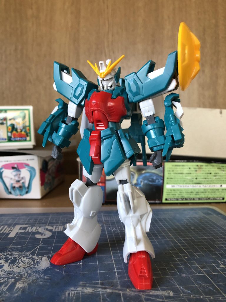 太ももを2ミリ延長、フェイス削り込み、手首と首のポリをEWシリーズから移植しています。