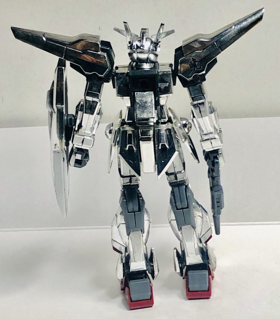 エンゲツ(パック装備無し)リアビュー
姉妹機という設定でもあるため、改造は一切しておらず、色違いのようになっています。