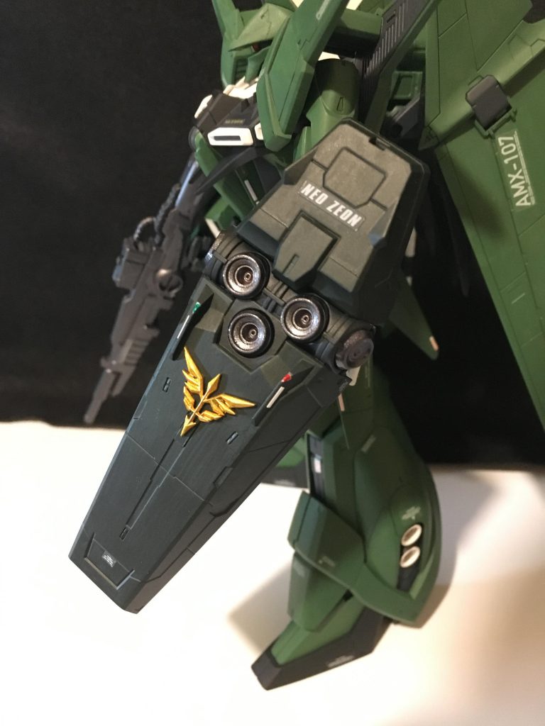 盾のエンブレムはビルダーズパーツを使用しました。