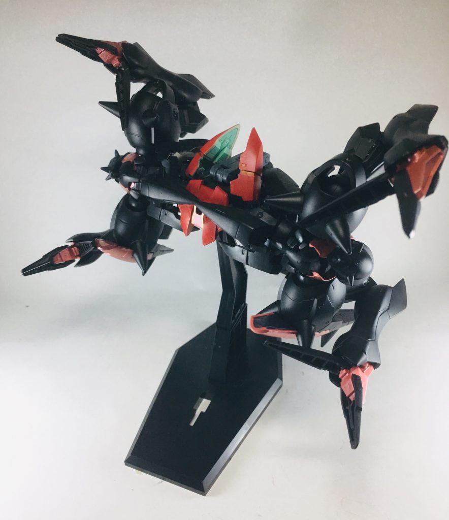 本体から分離しても、もちろん行動可能。
ガ系の足爪の間にはGNビームキャノンになっている……予定。