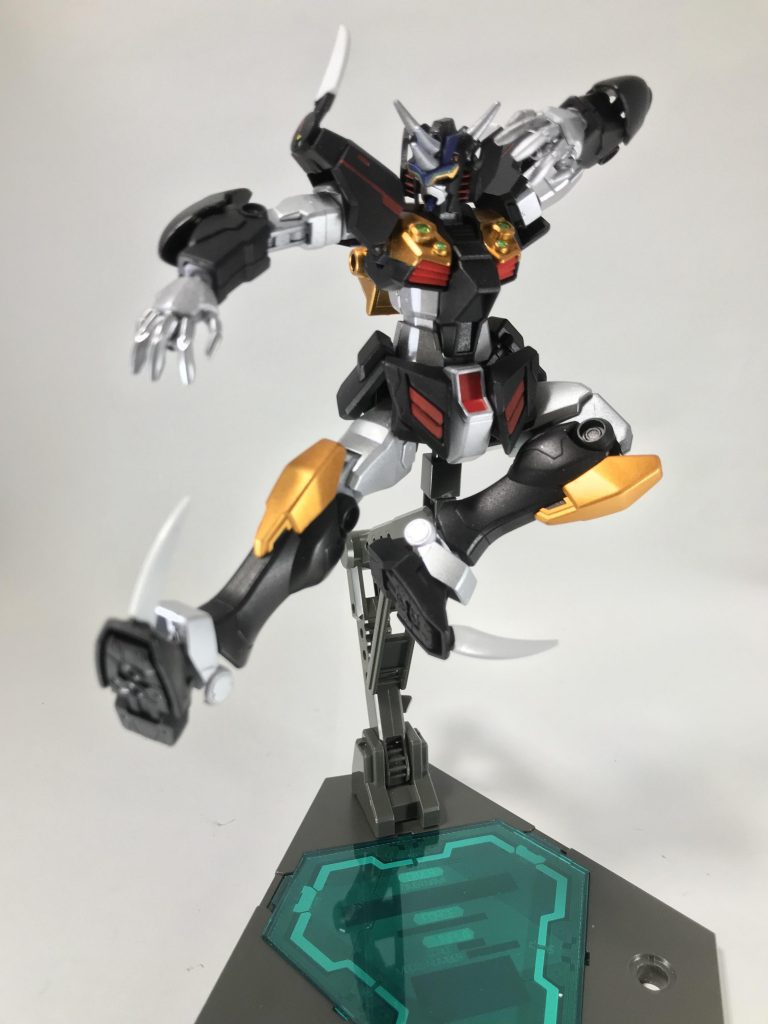 モビルファイター並みの格闘能力