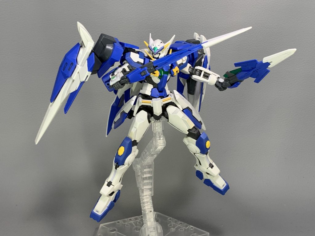 『アストレアL【00ライザー】』
ゼロゼロライザーと読む。太陽炉は一基だが、そこから粒子が供給される２つの粒子タンクを用いたツインドライヴにより、ダブルオーライザーと同等の性能を会得している。
しかし、太陽炉が一基だけのせいで、粒子生産量より消費量の方が多く、稼働時間は制限される。