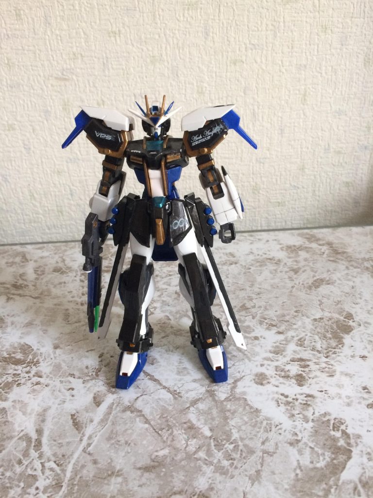 バックパック無し正面
古すぎて関節かとてつもなく緩いです