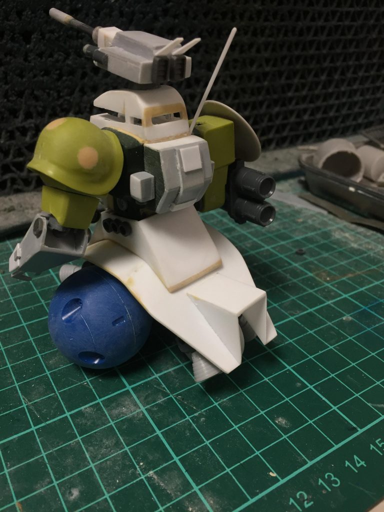 最終的に右肩の装甲もwaveのタンクの薄切り,アンテナを廃しましてなんだかんだで1週間の突貫作業となりました(´>ω∂`)