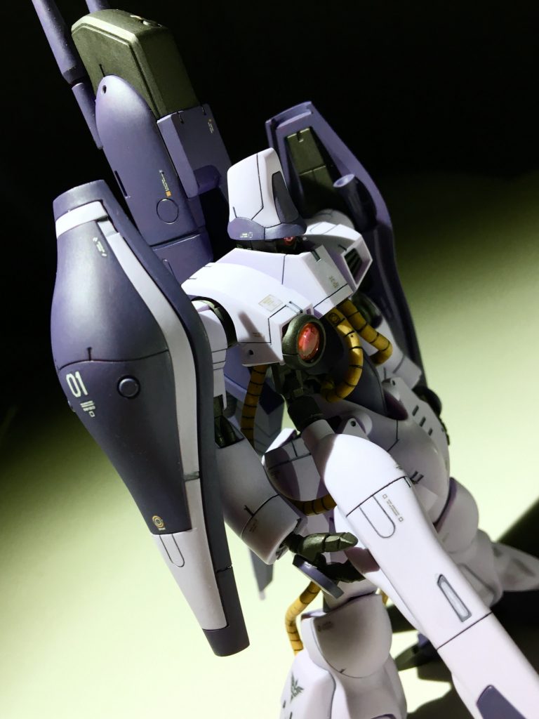 胸周りは、何度もイジり倒して今の形に。アゴ引きもしてます。