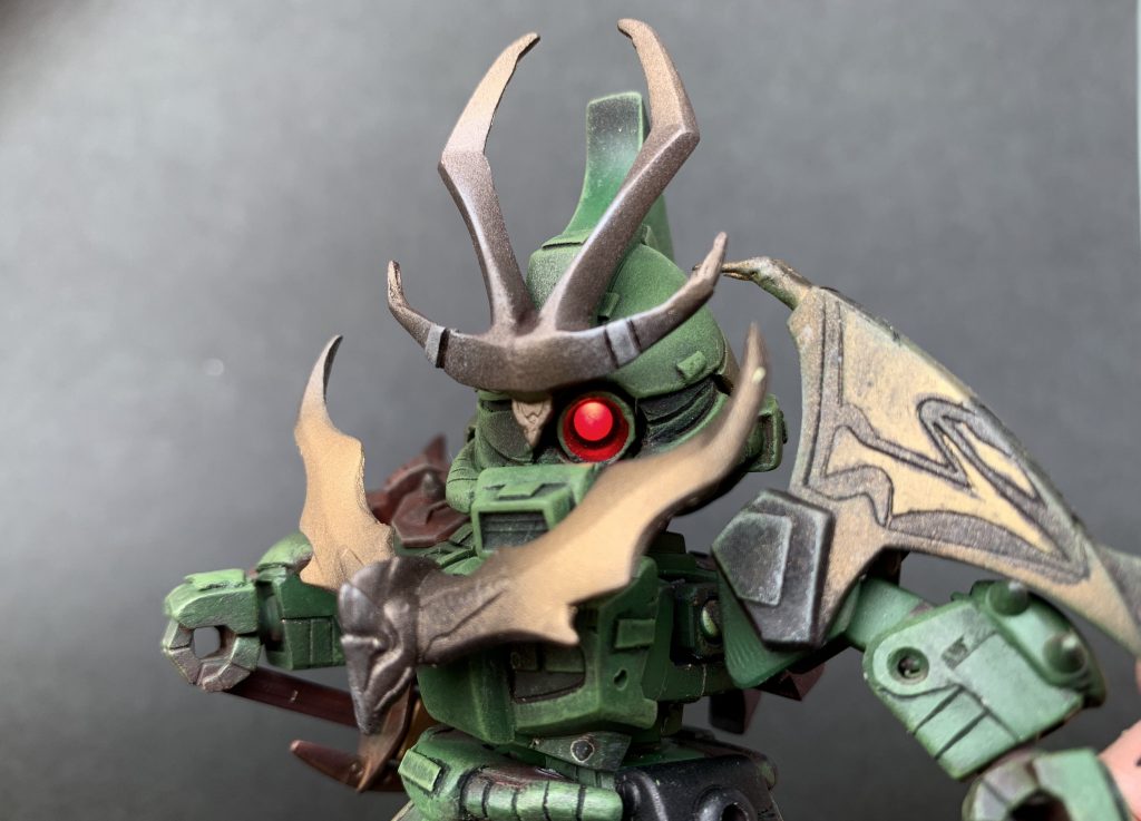 アップ

目にはLEDを仕込んで発光