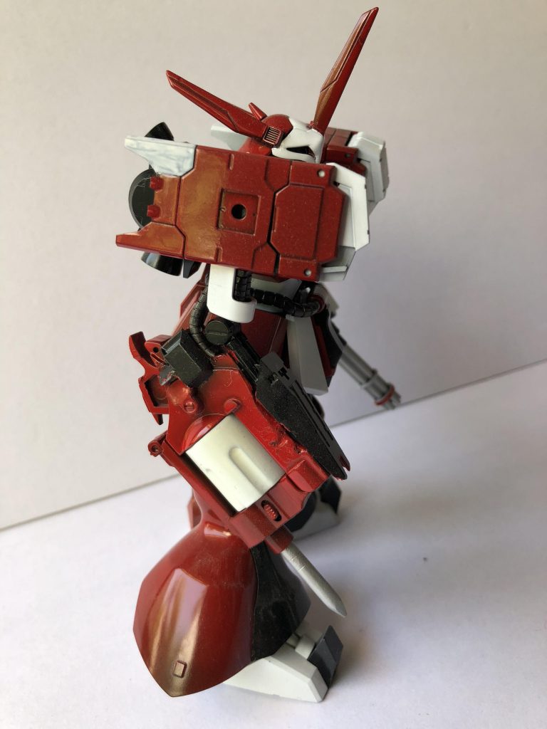 バンカーは昔ガシャであったリボルバーのオモチャを切ったりしてます。