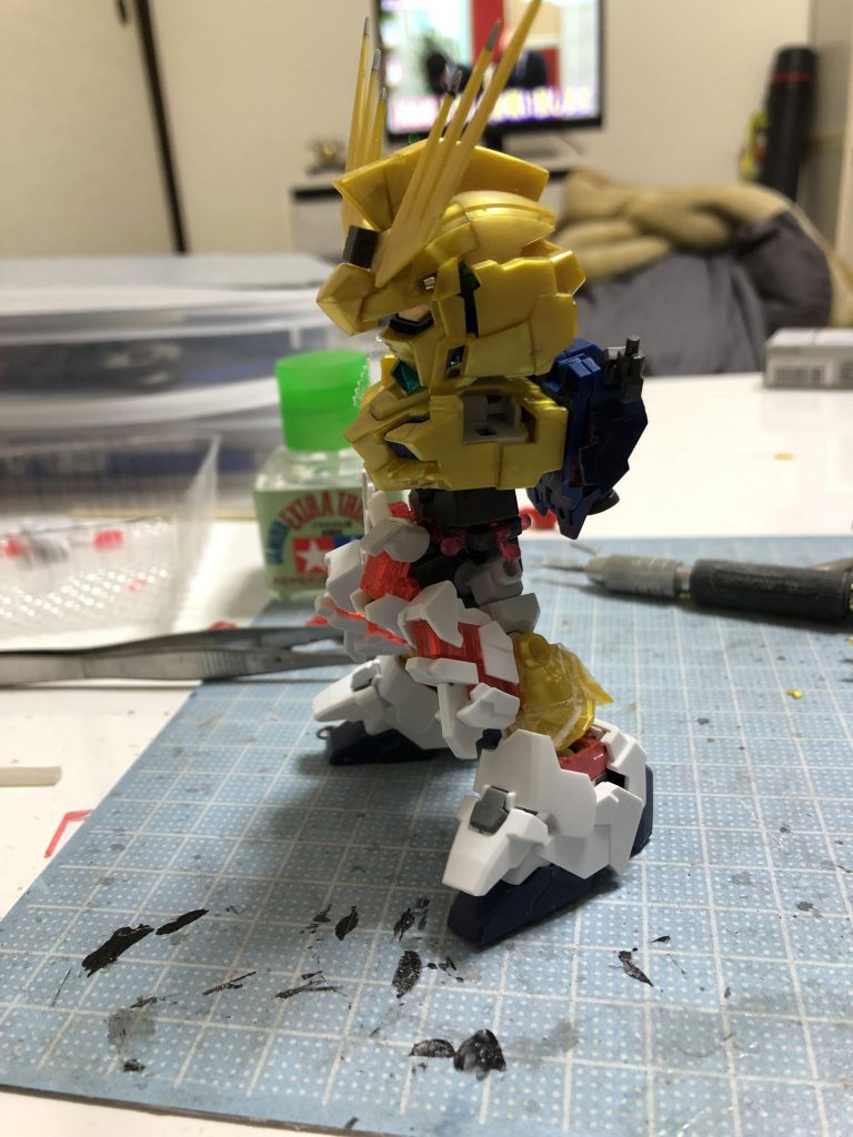 足はCSにHGUCのパーツを貼り合わせました。