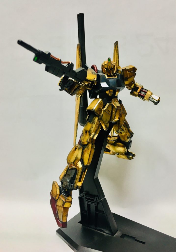 ヤスリは一切使わず、ランナー状態でつや消しを吹いたあとに汚しました。