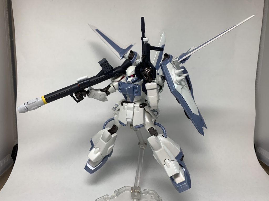 キャットゥス500mm無反動砲は設定にはありませんが、持たせたら絶対かっこいいだろうなと思い、持たせてみました。