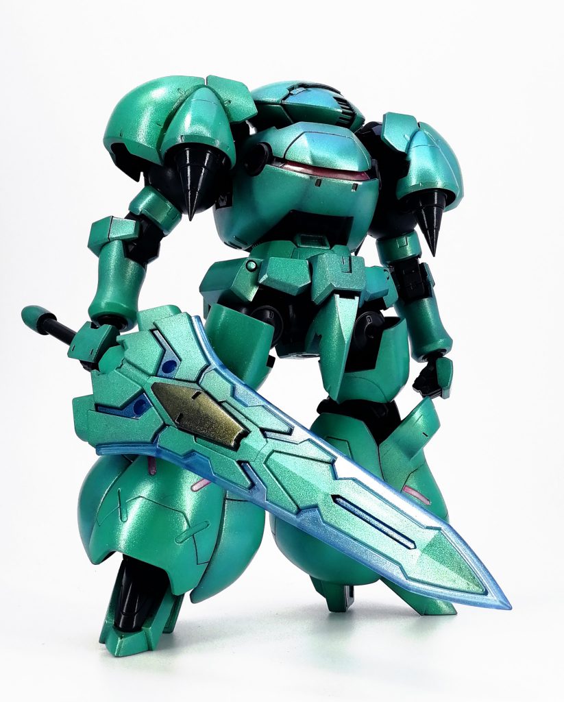 設定的なの
正統王国の国王機エクスカリバーがかつては小さな村落領主の持つ魔導騎士コールブランドと呼ばれる騎体であったのは建国神話「泉の剣」でよく知られるものである。
真にエクスカリバーの名を持つのはその手に握られた光剣であり神代騎士の外殻すら切り裂く王の剣である。

翠