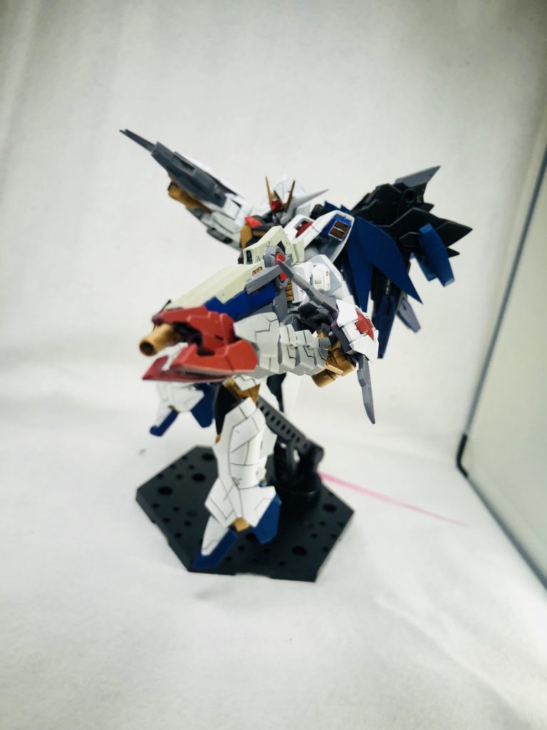 GNビームライフルと合わせてツインビームライフルにすることも可能です。