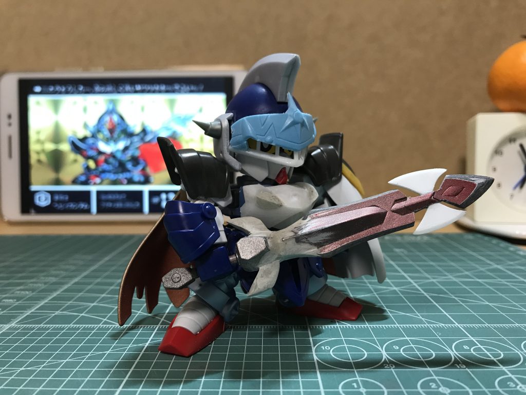 ヘルメット→騎士ガンダム、あとはジャンク品とプラ棒で飾り付け