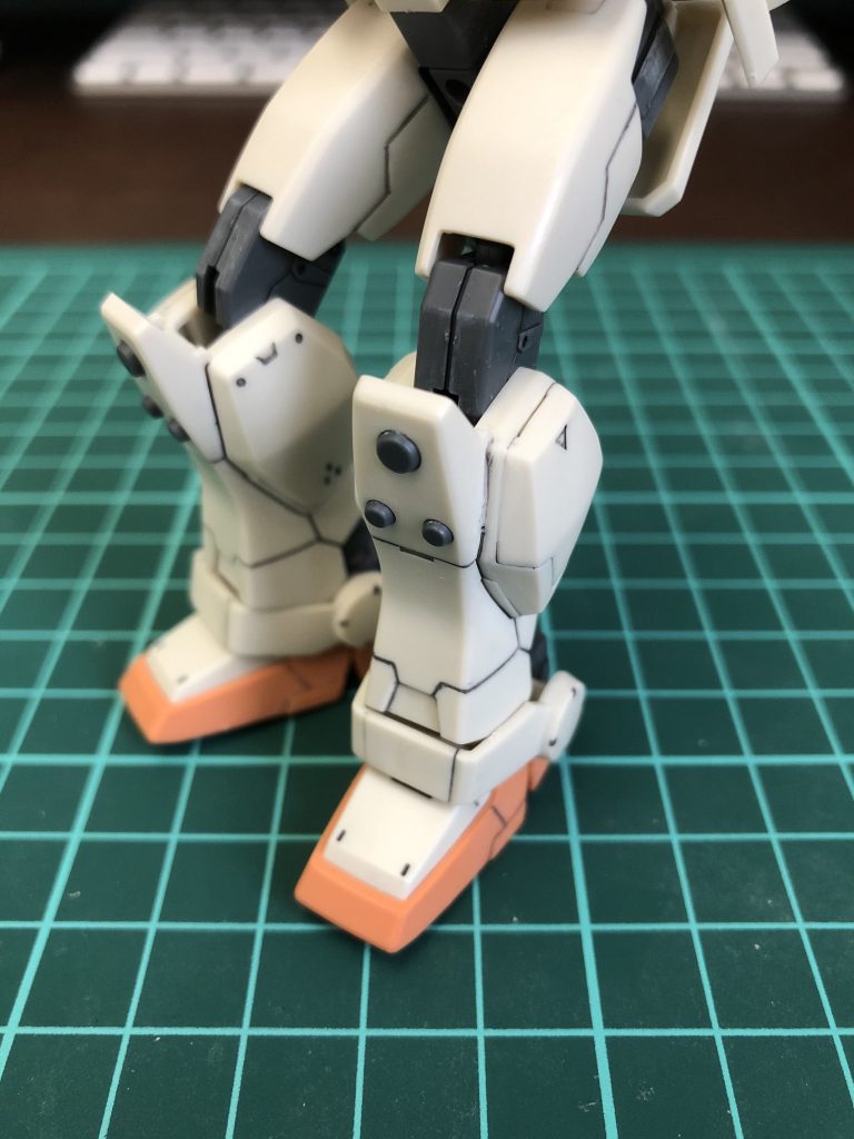 何も考えずに流れそうなとこに全部スミ入れしてしまいました笑