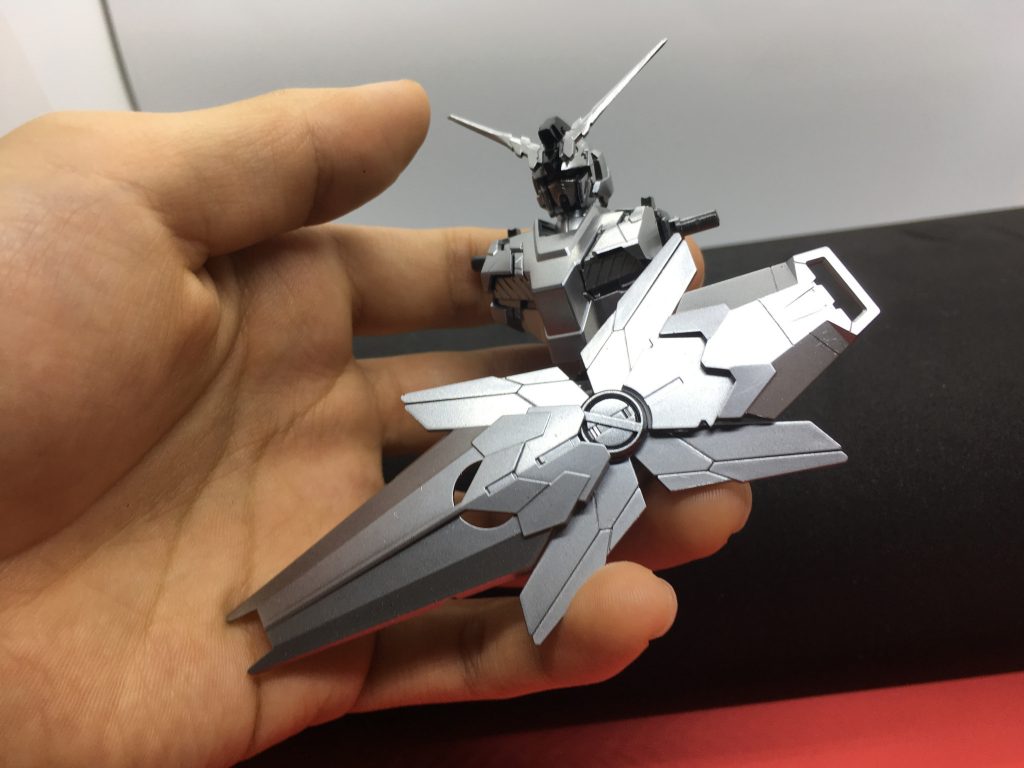 すべてをシルバーで統一して