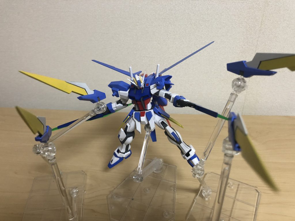 大量の剣で暴風の如き攻撃を繰り出します。
ちなみに名前のテンペートはフランス語で暴風の意(Tempête)です。