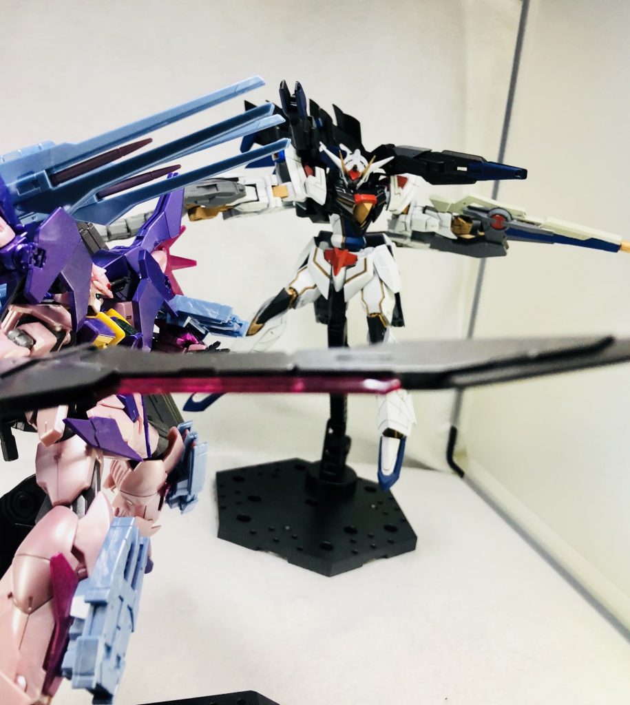 近くにあったダブルオースカイと
これならリボーンズガンダムが勝てそうでもあるし、ディスティニーガンダムが勝てそうでもある 笑