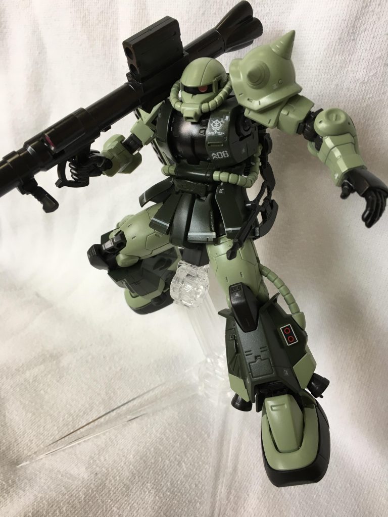 ザクバズーカ
こちらもオリジンシャアザクから拝借しました
ほんとうにオリジンザクの可動は良い……