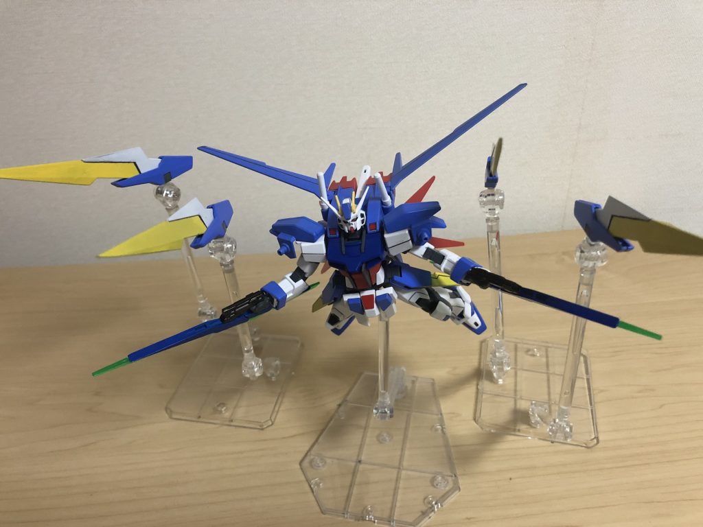 そしてストライダードラグーン展開!!
このドラグーンのイメージはブルーフレームDのドラグーンから得ました。