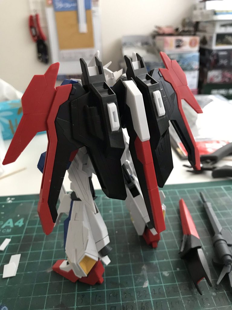 接続部はこんな感じでプラ板の積層で差し込めるようにしました