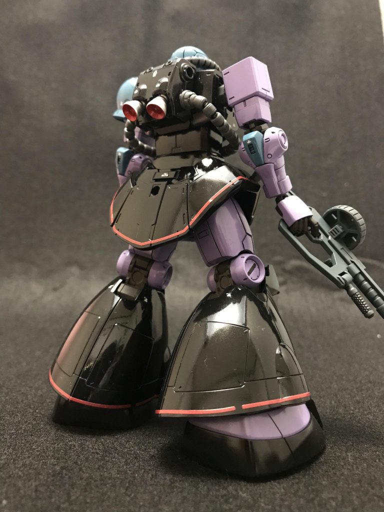 ツヤあり仕上げという事もあり、リアリスティックデカールは使いたくなかったので、ガンダムデカール