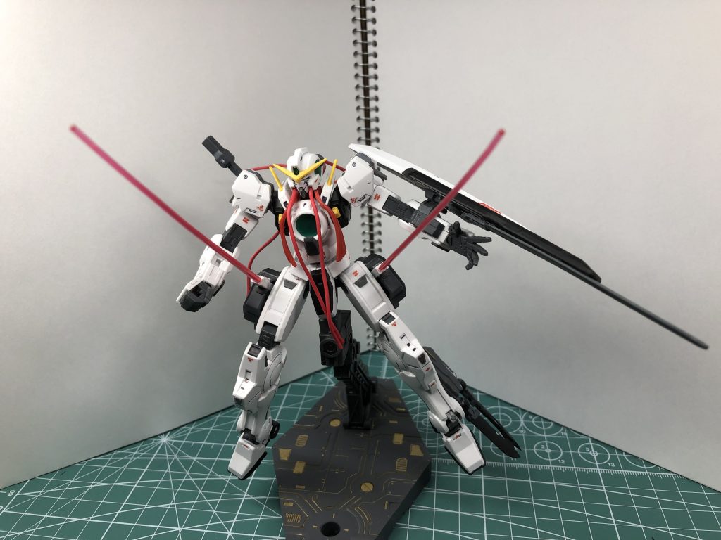 GNダガーの代わりに GNビームサーベルを装備する事も可能