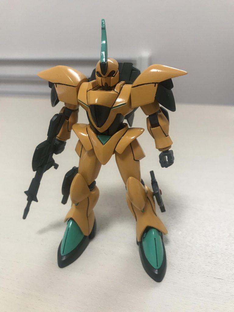 顔は分割線で左右0.5ミリずつ短縮。頬当てを下に1ミリ延長。フェイスマスクはエポパテの残骸から新造しています。割と簡単にイケメンになりました。